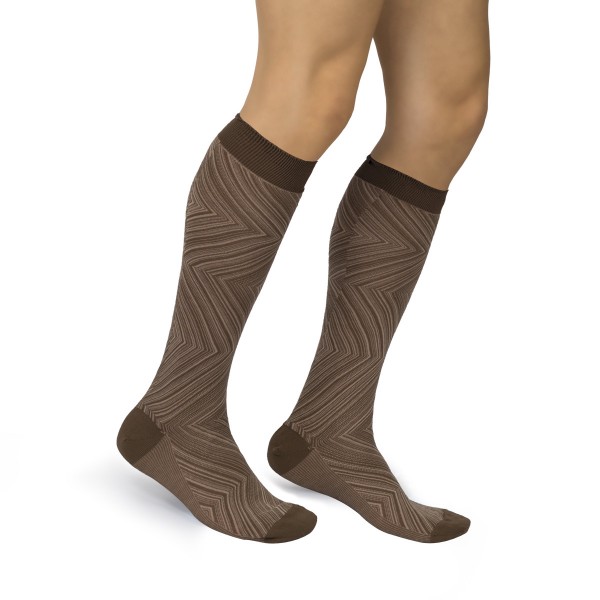 LISLE LONG SOCKS, ZIG ZAG